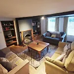 Charming 200 Yr Old Mill House Right On The Water Holiday home