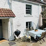 Charming 200 Yr Old Mill House Right On The Water Holiday home Bristol