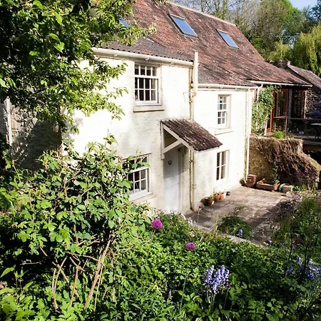 Holiday home Charming 200 Yr Old Mill House Right On The Water Bristol