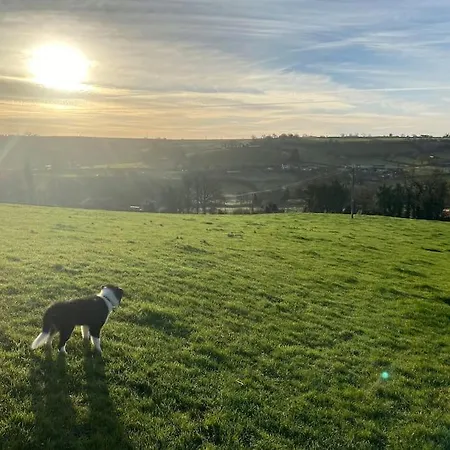 Dom wakacyjny Charming 200 Yr Old Mill House Right On The Water Bristol