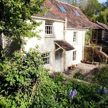 Charming 200 Yr Old Mill House Right On The Water Dom wakacyjny Bristol