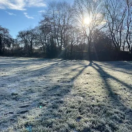 Charming 200 Yr Old Mill House Right On The Water Semesterbostad *