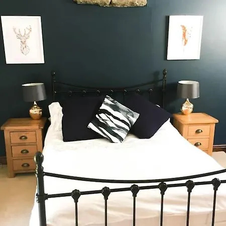 Semesterbostad Charming 200 Yr Old Mill House Right On The Water