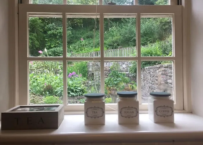 Charming 200 Yr Old Mill House Right On The Water Holiday home Bristol