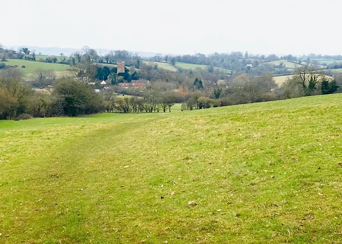 Charming 200 Yr Old Mill House Right On The Water *