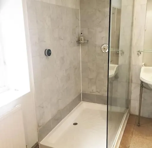 Holiday home Charming 200 Yr Old Mill House Right On The Water Bristol