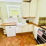 Charming 200 Yr Old Mill House Right On The Water *