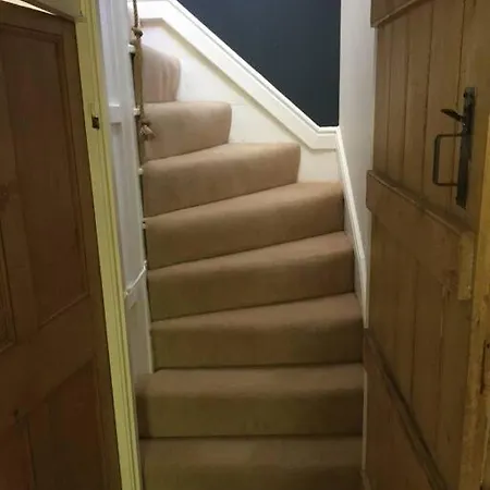 Charming 200 Yr Old Mill House Right On The Water 펜션