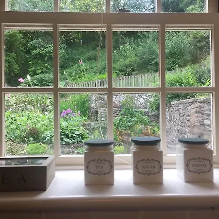 Charming 200 Yr Old Mill House Right On The Water 펜션 브리스틀