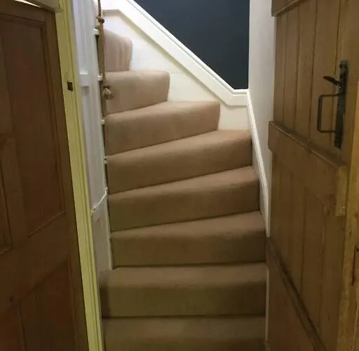 Charming 200 Yr Old Mill House Right On The Water Nyaraló