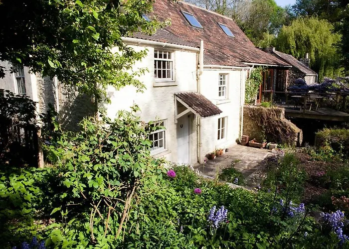 Charming 200 Yr Old Mill House Right On The Water Дом отдыха Бристоль