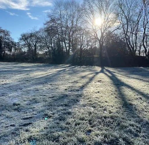 Charming 200 Yr Old Mill House Right On The Water Дом отдыха *